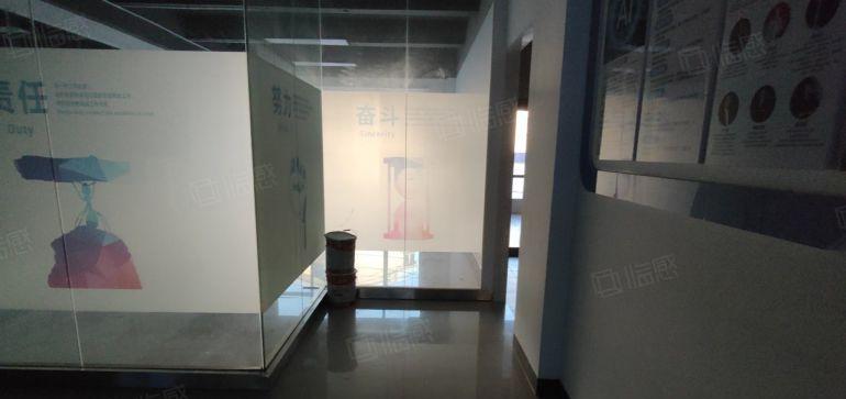 横岗荷坳地铁口丨电商产业园新出一二楼2000平带装修厂房仓库