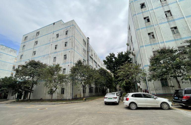 全新地坪漆装龙岗五联外环高速出入口楼上1000平仓库厂房出租