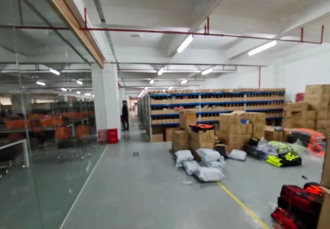 横岗地铁站附近新出原房东红本厂房3093平出租，精装修