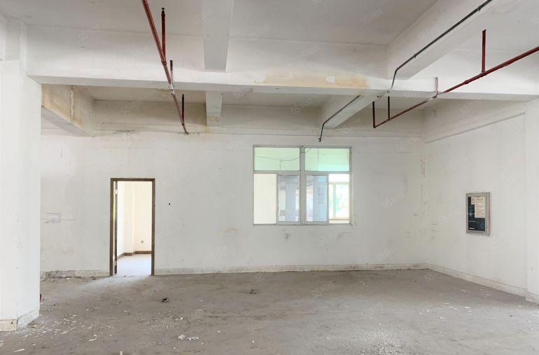 杨美地铁口科技园红本厂房2600平出租可分大设备可上楼原房东