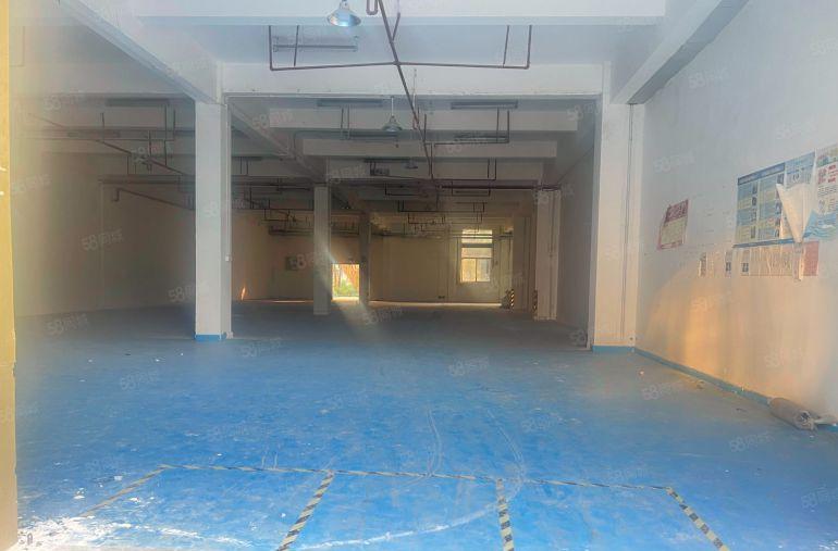 龙岗区中心城一楼300平标准厂房低价出租层高6米空地大原房东