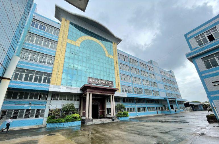 深圳横岗六约40000平方低分租 可分五个独院 双地铁口