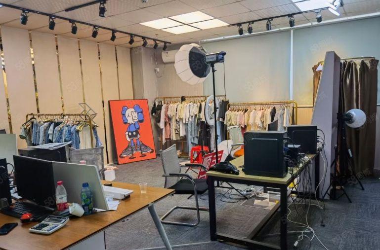 真正地铁口！六约塘坑1200平红本厂房办公室出租