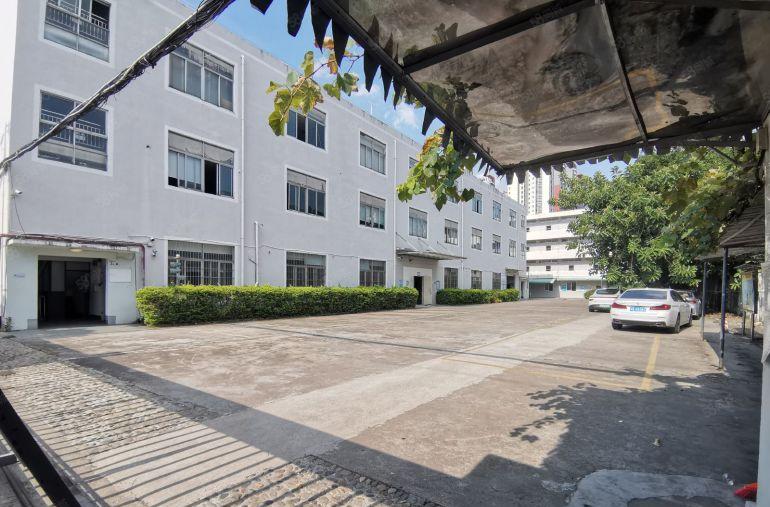 龙岗中心城大运地铁站附近原房东红本独门独院5000平大小可分