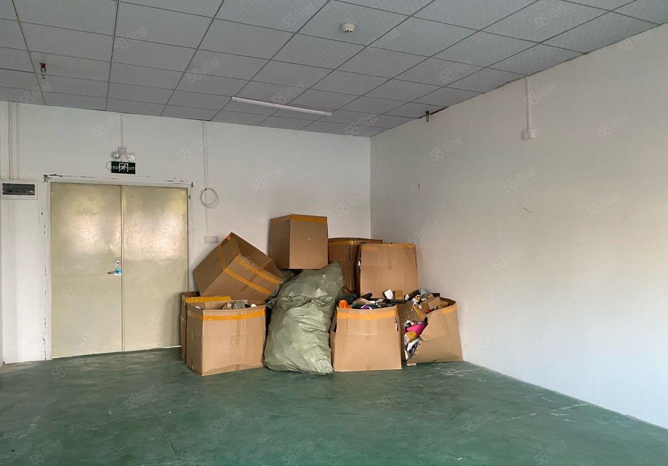 坪地坪西市场旁，小面积厂房200平，330平，420平出租