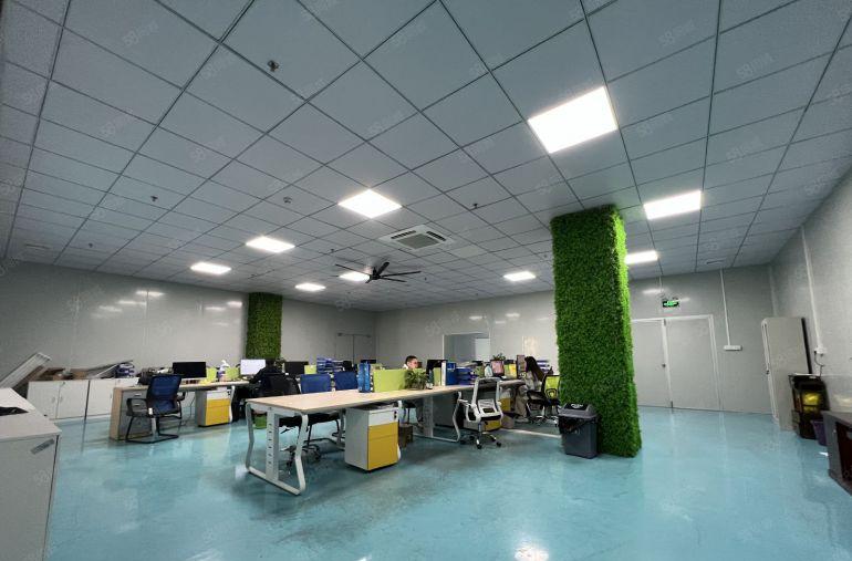 龙岗宝龙工业园楼上2180平方出租带精装修办公室车间卸货平台