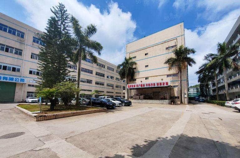 特价宝龙原房东大型科技园新空出楼上2000平方，可分租精装修