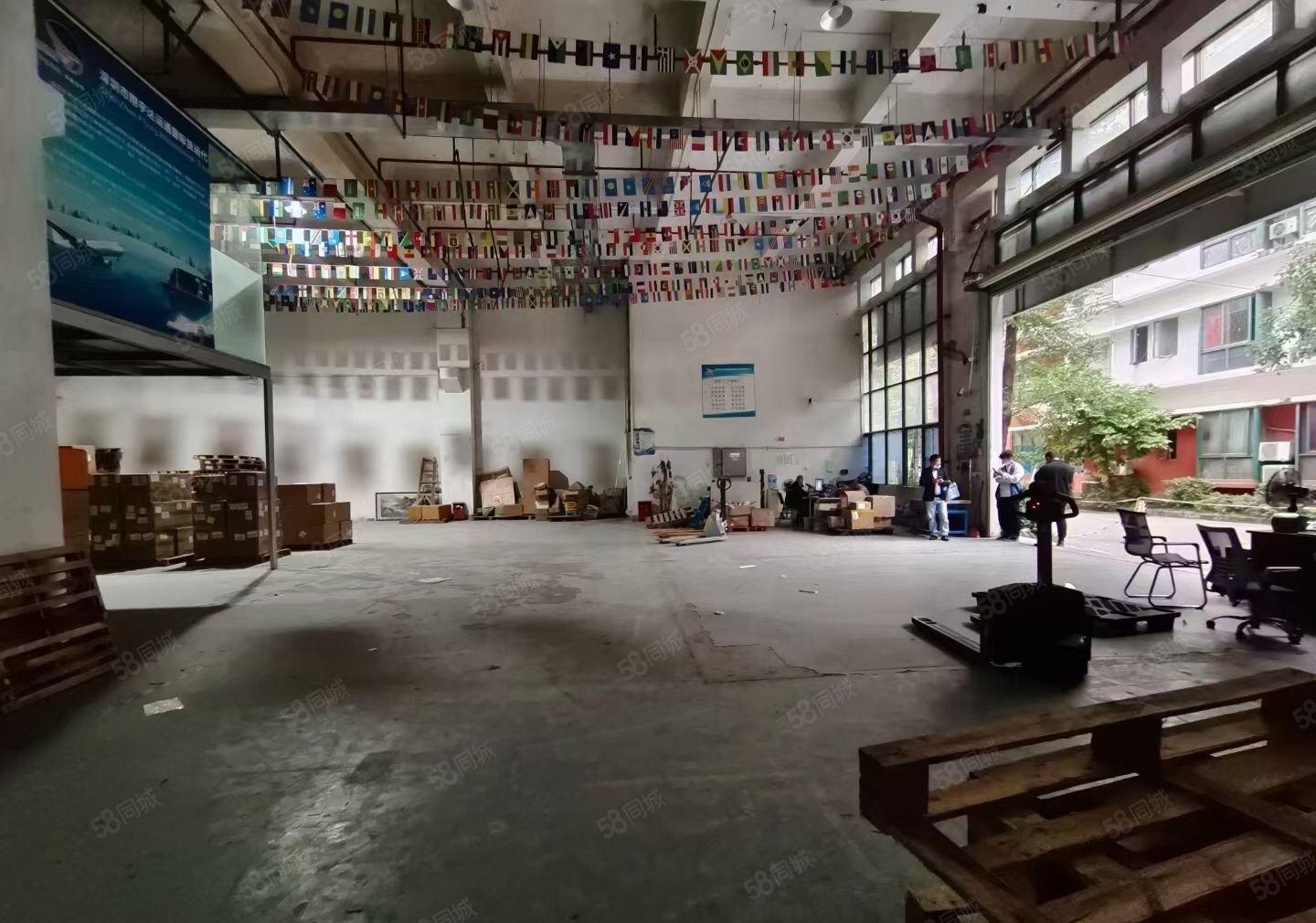 坂田天虹附附近一楼800平带装修，隔楼