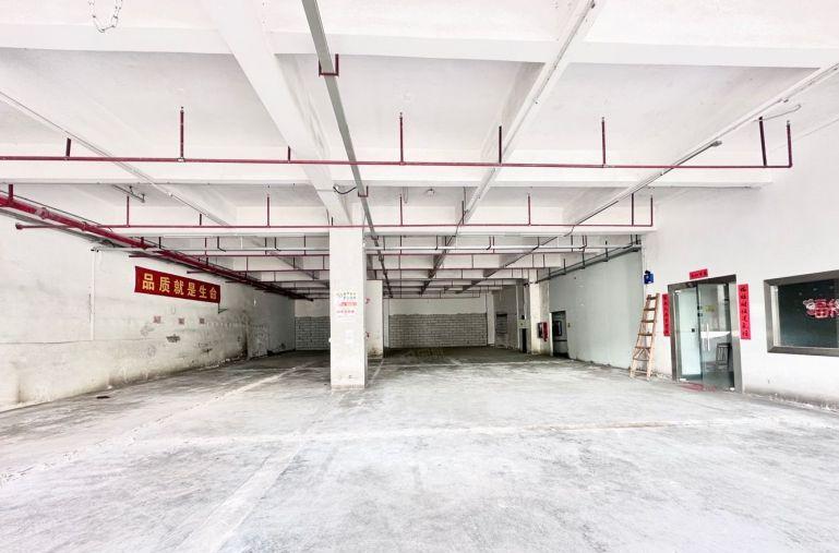 龙岗产业园原房东一楼2200平现成装修办公室独院仓库厂房出租