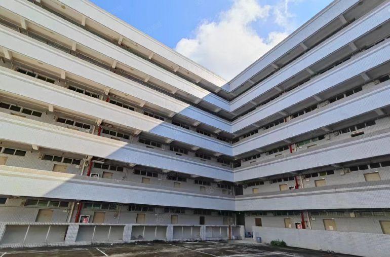 公寓包租 龙岗靠近路边宿舍楼138间 可改造成276间合同久