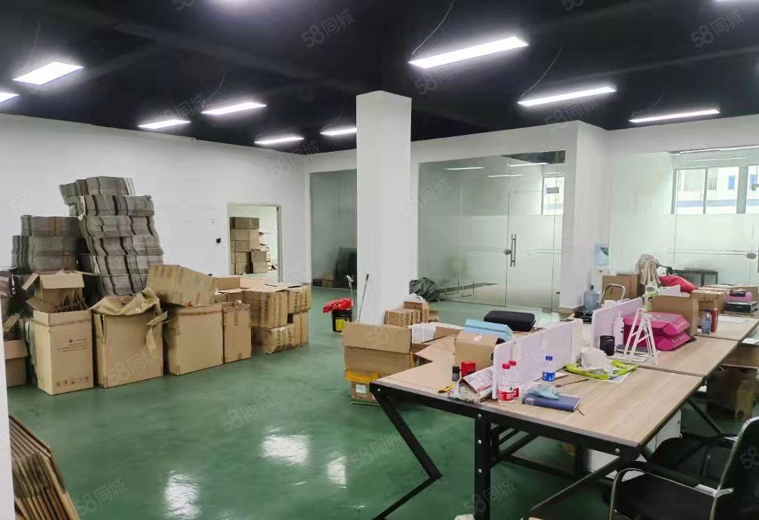 龙岗中心城南联工业园独门独院一楼1500平方现成装修厂房出租