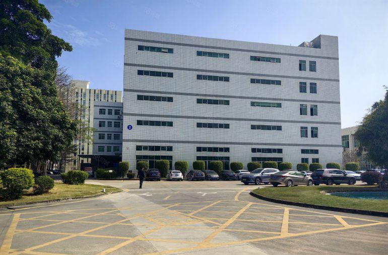 宝龙南约地铁口原房东红本厂房1楼1000平方带装修大小可分租