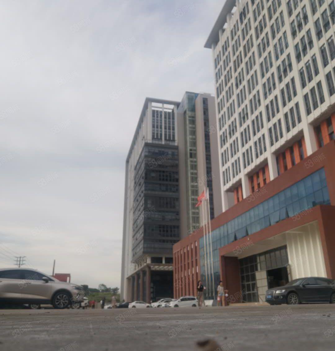 22元起租横岗六约地铁口厂房仓库2000可分租交通便利易招工