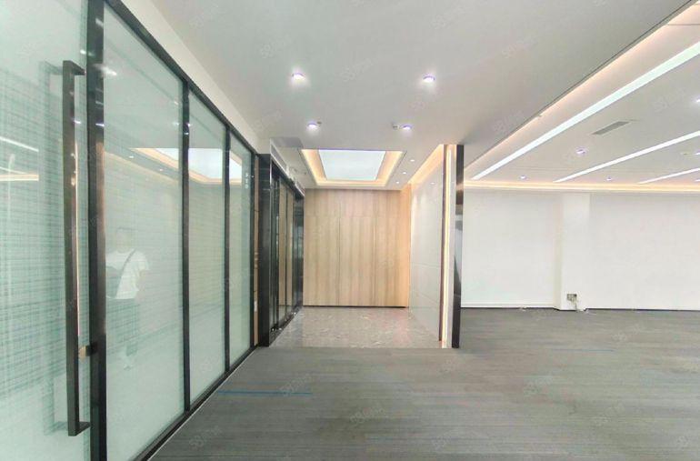 坂田地铁口电商园200平起租，精装办公厂房，研发，贸易，办公