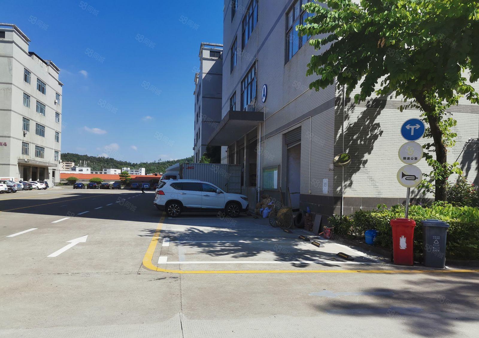 龙岗宝龙高新产业园原房东红本3楼1000平带装修水电齐可分租