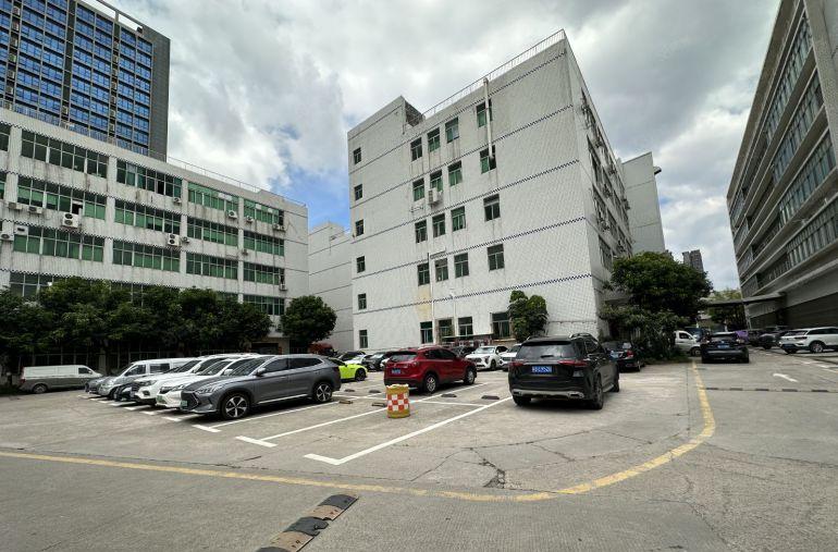 200起分龙岗爱联1000平电商办公仓库出租一楼600平