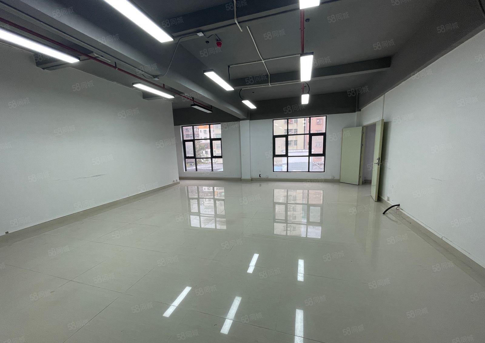 坂田北地铁站楼上200平米办公室出租可以分租75平米