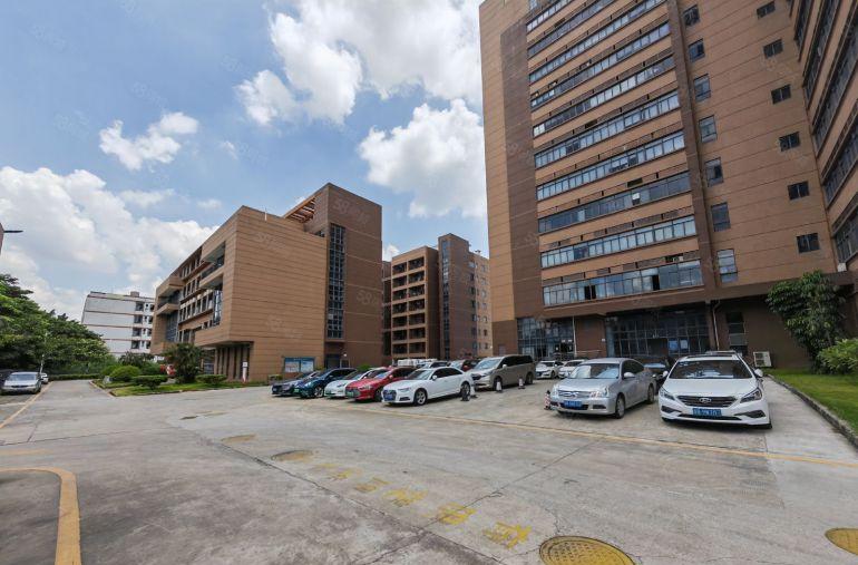 免租期三个月起！主干道旁精装厂房水电齐全实际面积出租价格便宜