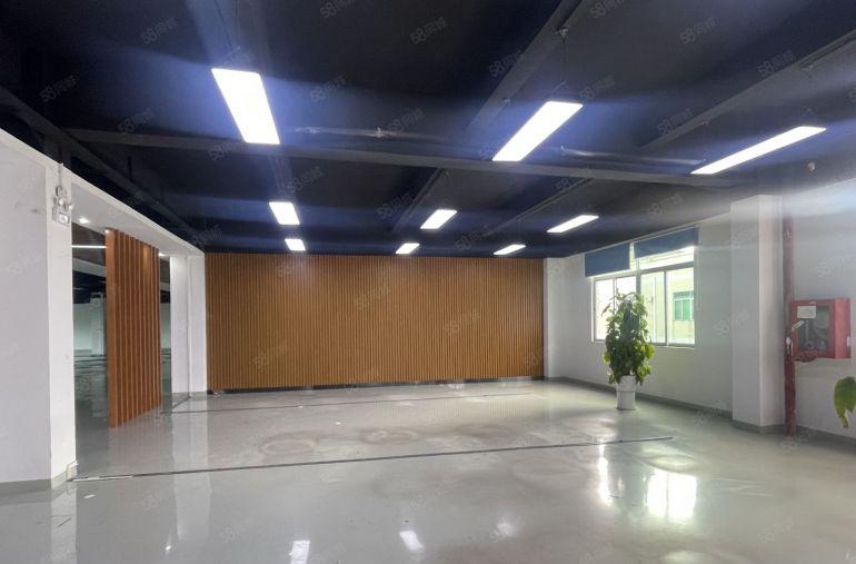 2000平米地铁口楼上带精装修办公室厂房出租水电齐全