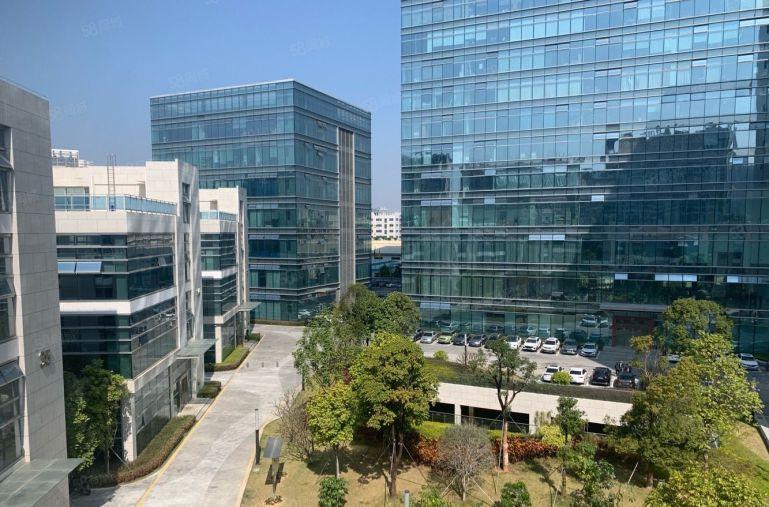 坂田地铁口空出全新三层小独栋，单层面积700平方，可生产！