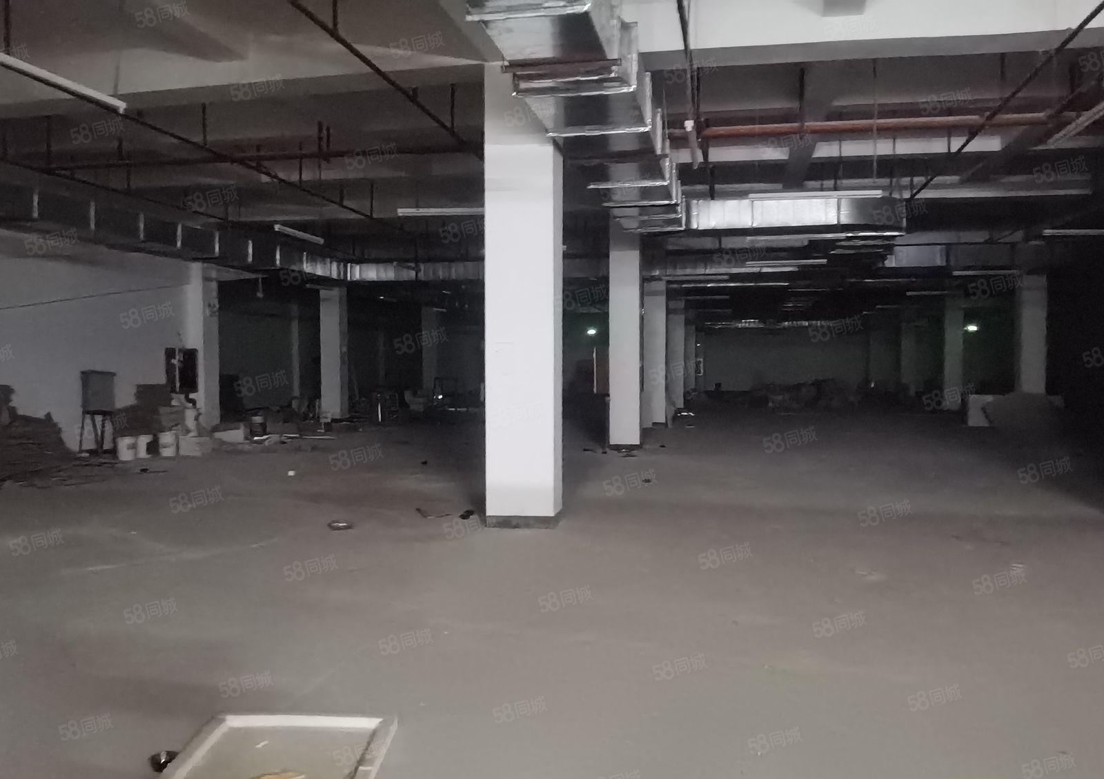 龙岗地铁口物业 商业整层直租 行业不限 适合汽车行业 展示好