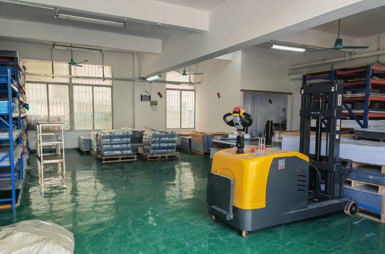 深圳龙岗区平湖新木村木古地铁口独栋厂房出租一楼面积300平方