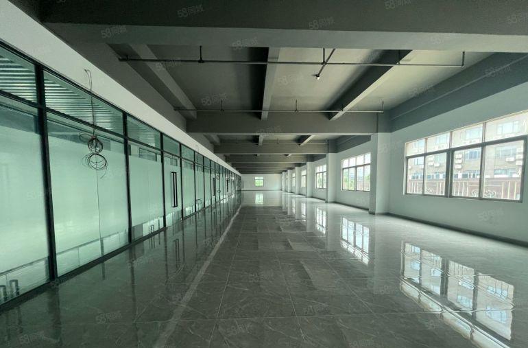 坂田地铁口电商产业园红本厂房1500平出租场地大易招工