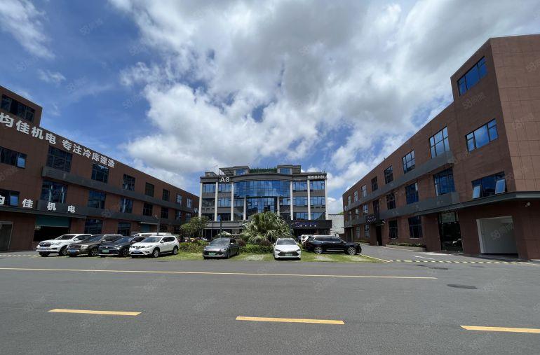 龙岗爱联地铁口，楼上500平精装修办公室仓库厂房出租可分租