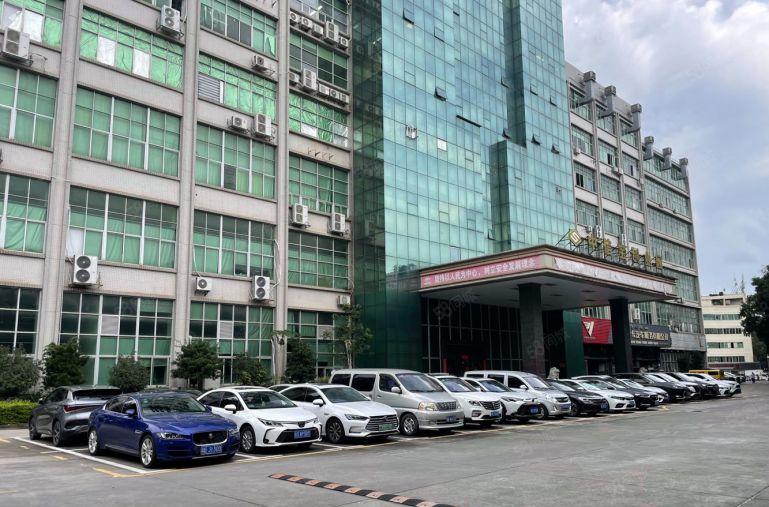 100平起租平湖府城坳楼上2200平带装修厂房仓库办公室出租