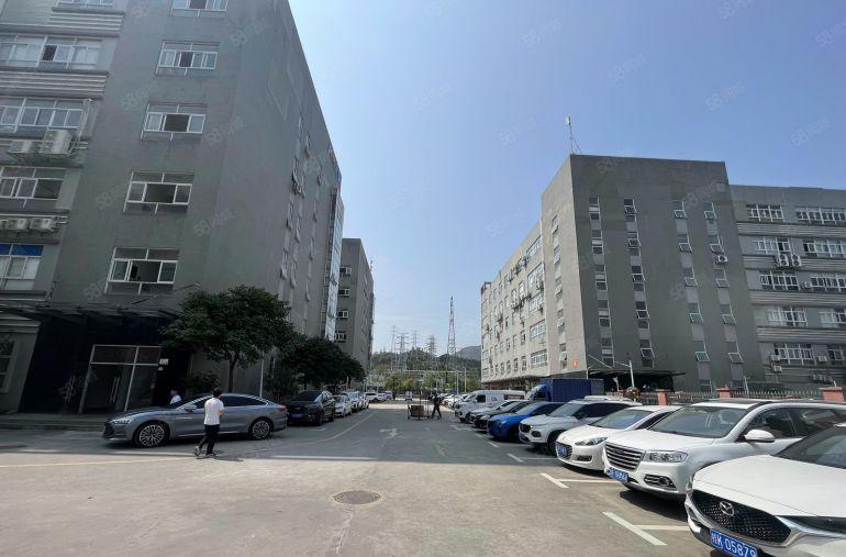 龙岗黄阁坑地铁口产业园楼上500平方精装修办公室仓库厂房出租