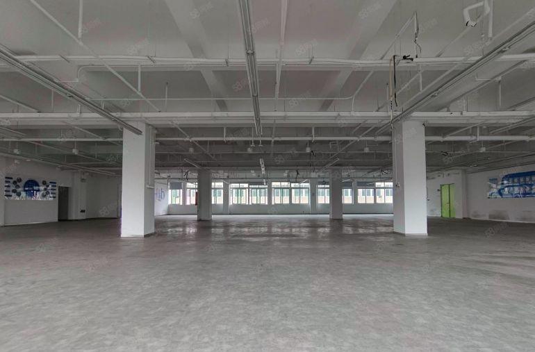 坂田高新科技园2000平标准厂房出租，一手原房东八成实用。