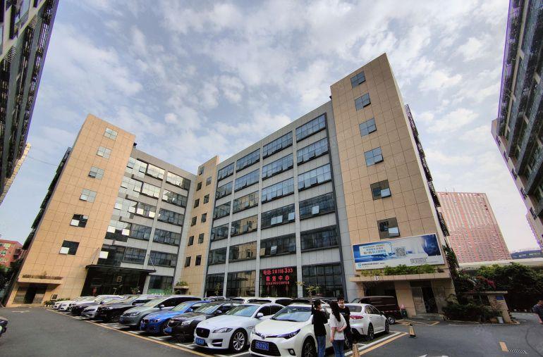 坂田杨美地铁站旁科技园楼上精装150平带家私办公室出租