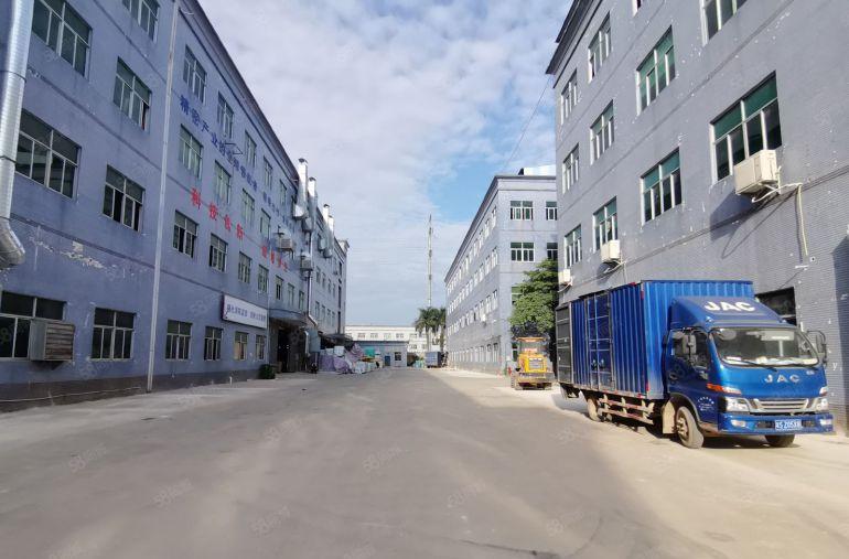 横岗大型工业区楼上450平米招租