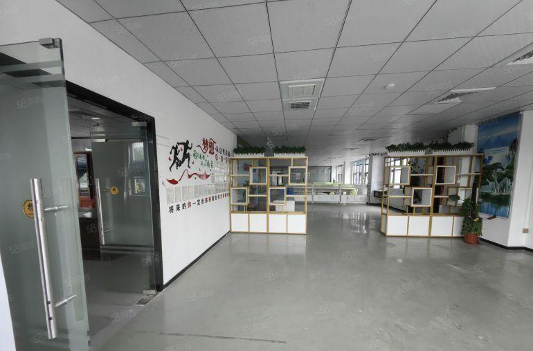 龙岗新生1300平精装修厂房出租仓库超大空地出租原房东