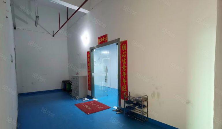 龙岗坪地中心标准厂房3楼520平带现成办公室装修