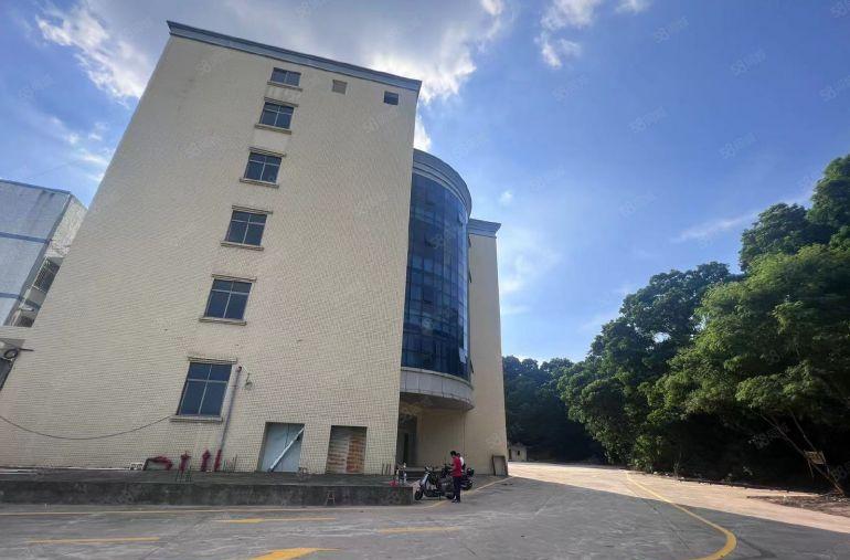 20元租龙岗独门独院厂房上下5层2100平起租赠送超大场地