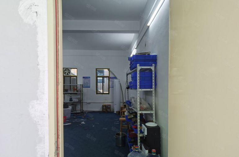 塘坑地铁站2400元厂房，带现成水电，适合珠宝加工