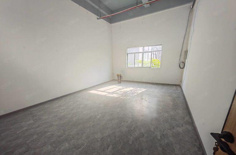 17元起租龙岗地铁口工业区新出一楼二楼1750平厂房出租分租