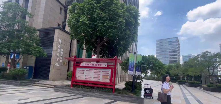 低价宝龙地铁口附近1001000平精装修办公室仓库仓房出租