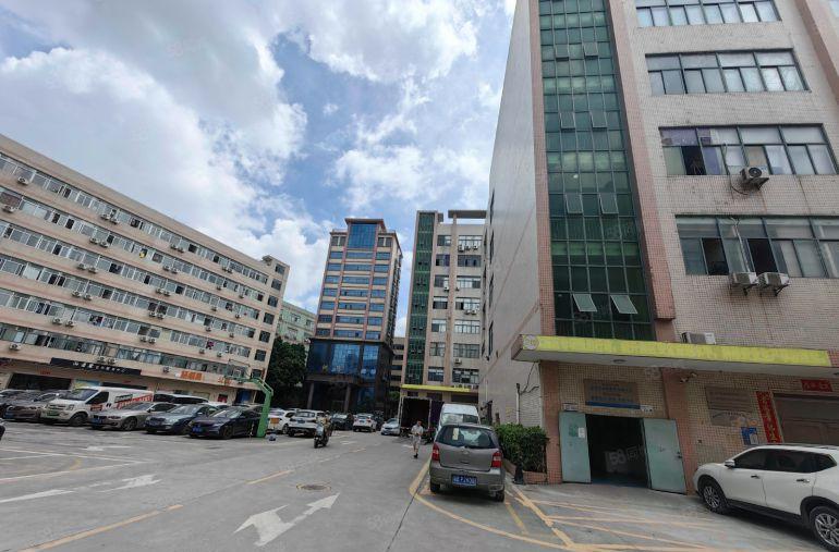 龙岗中心城原房东红本厂房2000平方仓库出租可分租