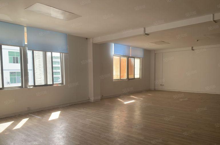 龙岗同乐地铁站附近3楼精装修1300平厂房仓库出租带装修可分