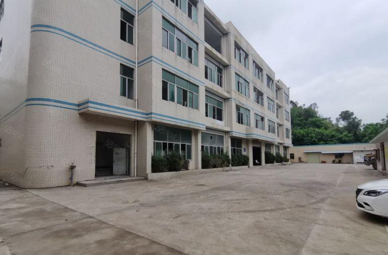 平湖富民新出二楼1680平方带现成装修厂房仓库出租交通方便