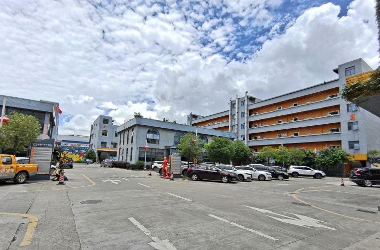 （带家具）龙岗地铁口新出400平精装修研发办公室仓库厂房