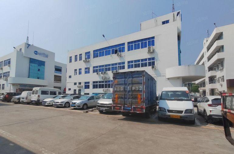 龙岗同乐5.5高一楼出租，带地坪漆，有两间办公室，价格超低