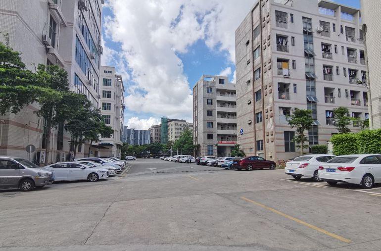 18元平湖华南城地铁口3000平厂房出租可办公仓库小面积分租