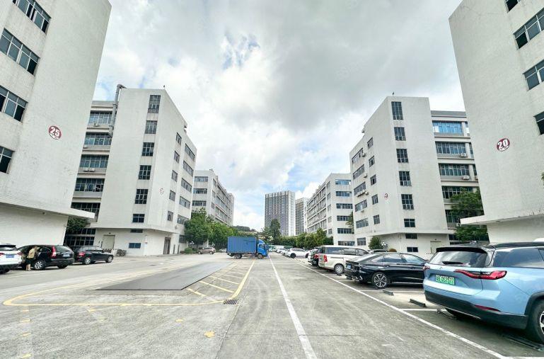 平湖华南城工业园一楼5米高1200平厂房仓库出租可分租空地大