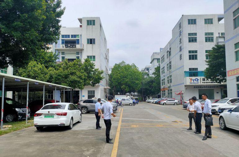 100平起分平湖华南城附近工业园区一楼2000平厂房出租空地