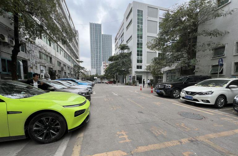 平湖原房东一楼厂房1380平方仓库出租带红本现成办公室地坪漆