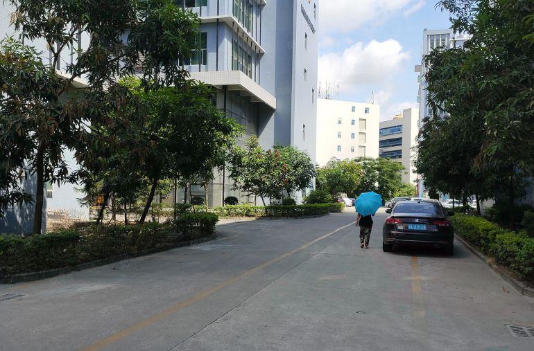 龙岗坪地中心香元排原房东标准厂房带3吨大货梯，现成水电办公室