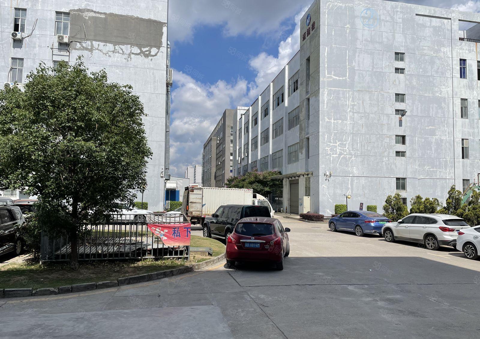 坪地低碳城旁工业园楼上1050平带精装修厂房仓库出租，可办公